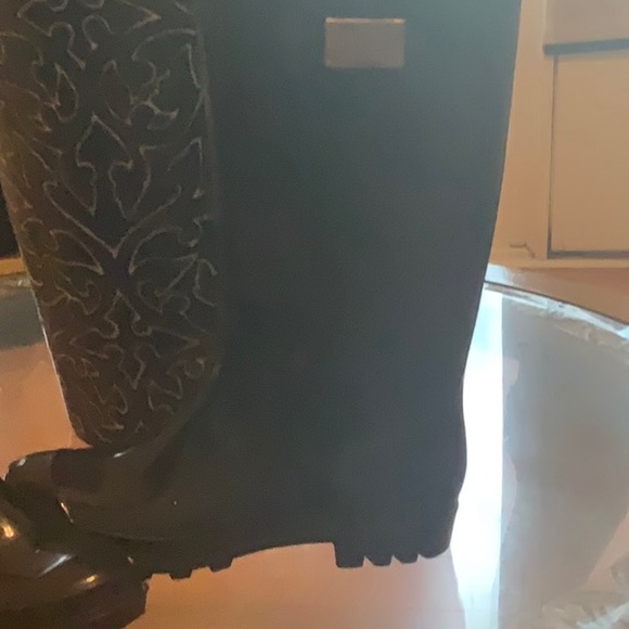 Rain boots - Picture 2 of 4
